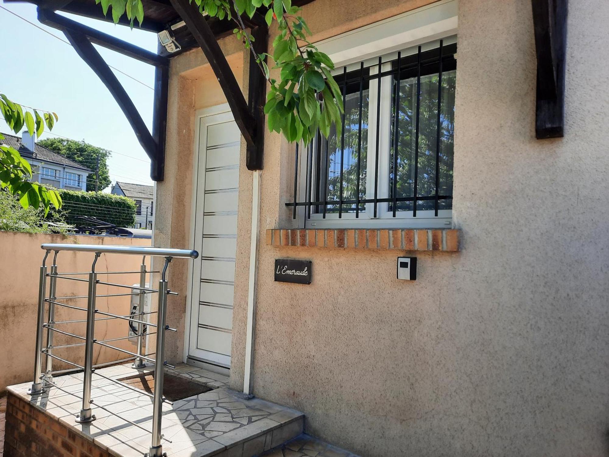 Alloappartmeuble_L'Emeraude Houilles Luaran gambar